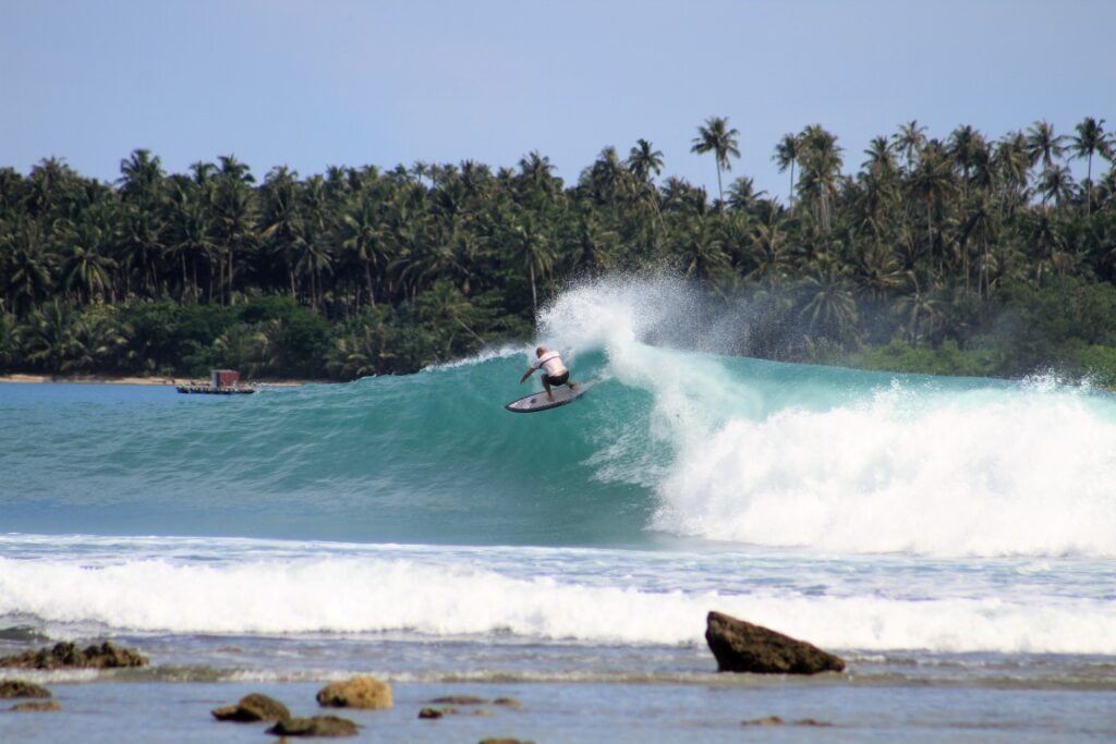 KabuNohi-surf-resort-nias-25