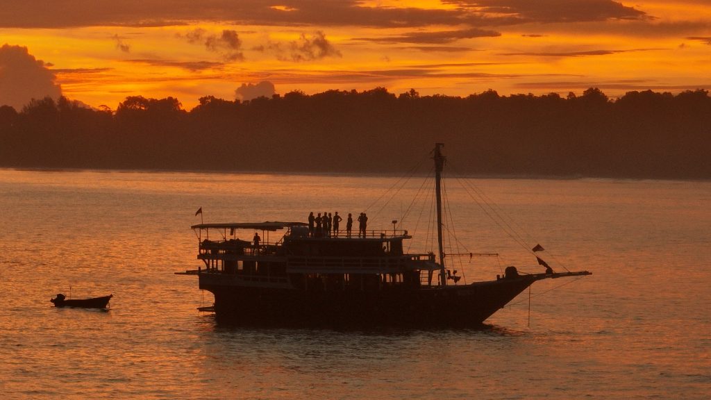Maki Boat Mentawai
